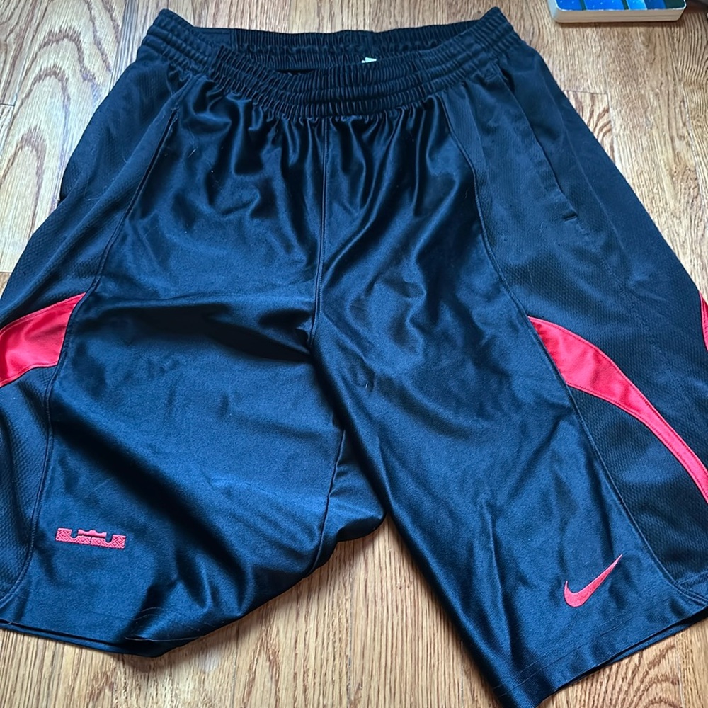 Lebron James black Nike shorts